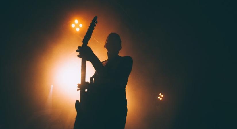 AC/DC, Rolling Stones, Nirvana dübörög élőben Sástón