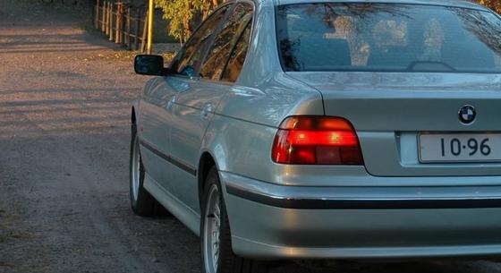 Ez a BMW cáfolja a sztereotípiákat: egymillió kilométernél jár eredeti váltóval, motorral