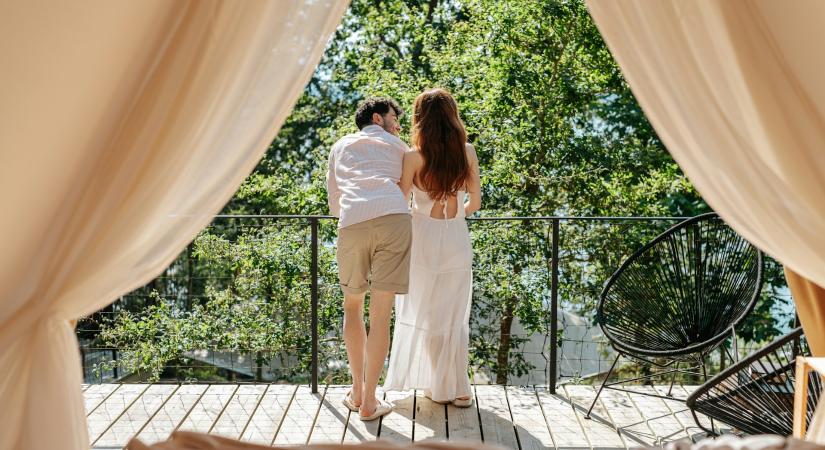 A barátnője vagy, vagy az anyukája? Miért anyáskodnak a nők a partnerük fölött?