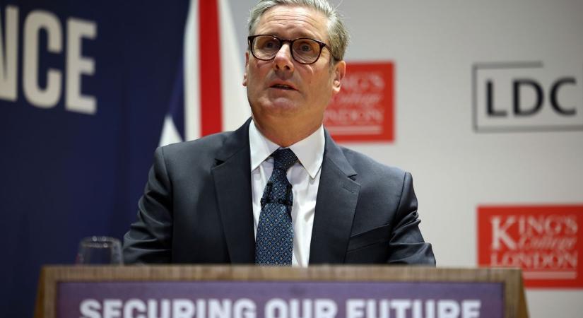 Eldőlt: Nagy-Britannia nukleáris robbanófejeket szerez be és hadiösvényre lép
