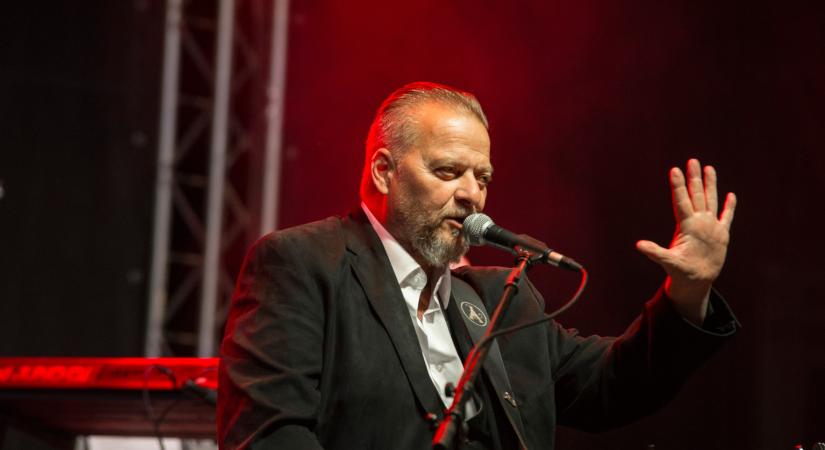 Nemzetközi adománygyűjtő koncertet hirdetett meg az Ismerős Arcok Parajdért