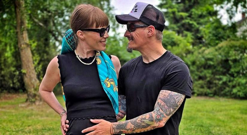 Rocksztár születik, a büszke zalai apuka tudatta! Kisbabával bővül a Kartel