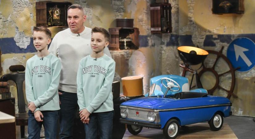 Kincsvadászok: komoly licitháború után kelt el a 11 éves ikrek pedálos moszkvicsa