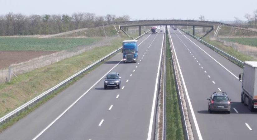 Lázár János minisztériuma államosíthatja az útdíjszedést