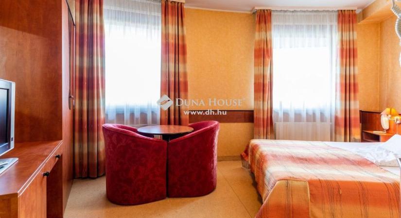 Jelenleg is üzemel, ám várja új tulajdonosát. Eladó a zalai belvárosi motel, még fel sem kell újítani