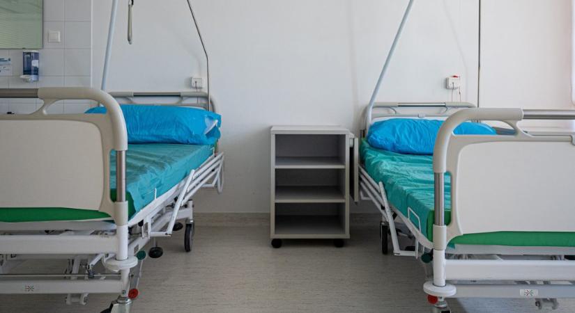 40 milliárdra „csökkent” a kórházi adósság