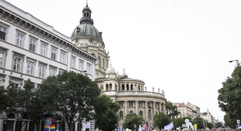 Lóversenypályára száműzné a Pride-ot a rendőrség