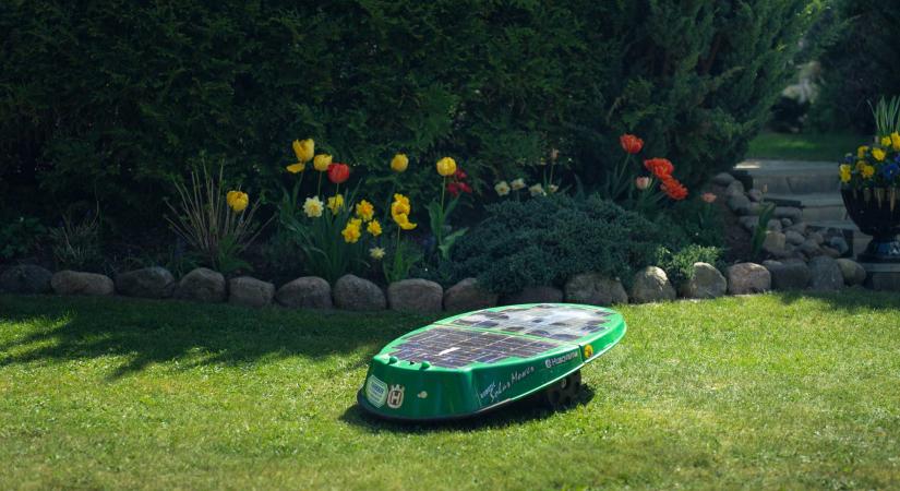 Megtalálták a világ legrégebbi robotfűnyíróját – és még 30 év elteltével is nyírja a füvet