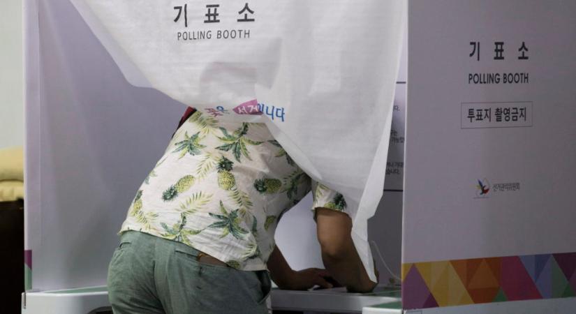 Dél-Koreában új elnököt választanak több hónapig tartó zűrzavar után