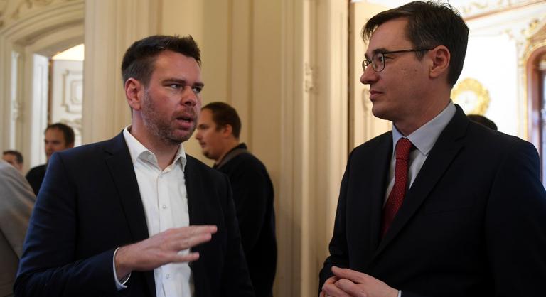 Vitézy Dávid szerint csődhelyzetben van a főváros, miközben százmilliós prémiumok repkednek