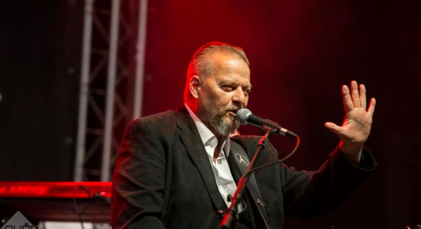 Az Ismerős Arcok is Parajd mellé állt – jótékonysági koncerttel segítenek