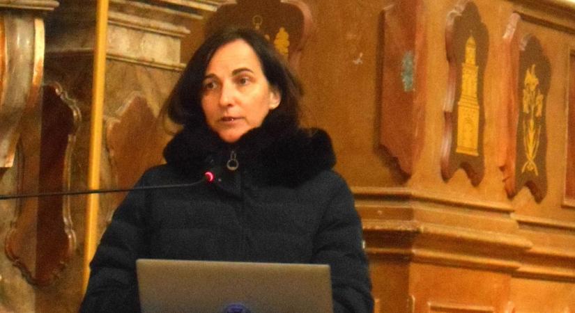 Színek, jelek, tekintetek – Laczkó Anita ikonokkal üzen