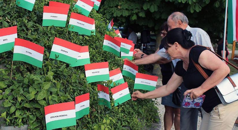 A jelszóvá lett József Attila-i idézet: „Nem! Nem! Soha!”