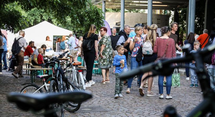 Ami késik, nem múlik: idén is remek hangulatot hozott a Bringás reggeli Szolnokon – galériával, videóval