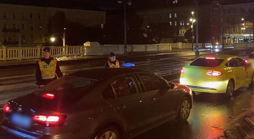 Megszállták a rendőrök Budapestet