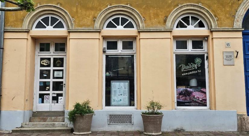 Ennyiért lehet belvárosi üzlethelyiséget bérelni Esztergomban
