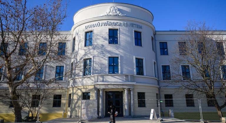 Jelentősen nőttek az egyetemi alapítványok vezetőinek juttatásai