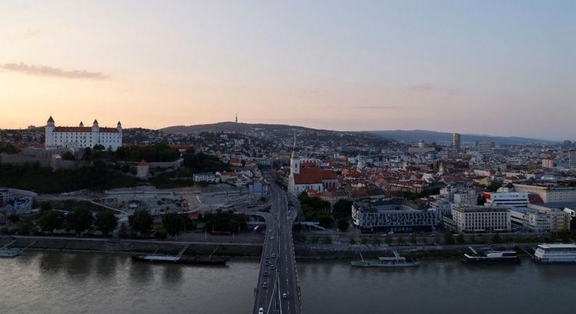 Nagy változások Szlovákiában – megegyeztek a parlamenti pártok vezetői: többet kell dolgozni