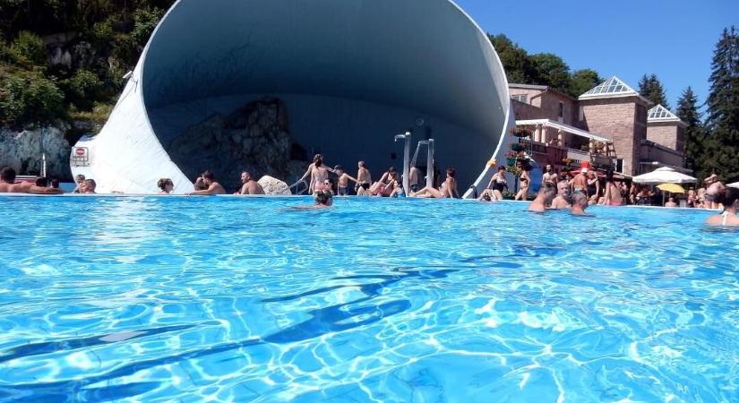 A Miskolctapolcai Barlangfürdő külső medencéi újra várják a strandolókat