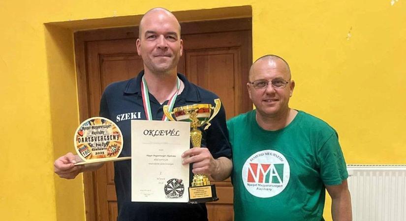 Dartsban is remekelnek a vármegyei rendőrök