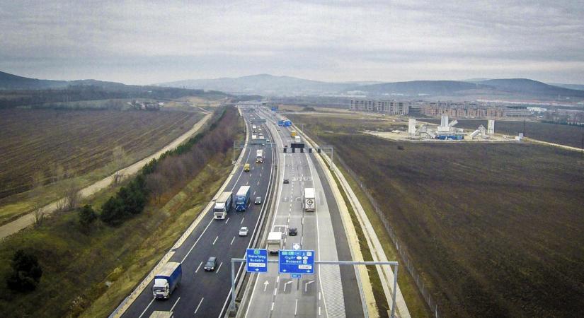 Hármas karambol történt az M0-son