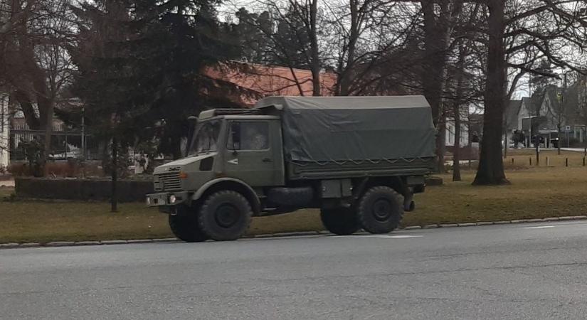 Katonai konvojokra kell számítani a napokban a Bakonyban (videó)