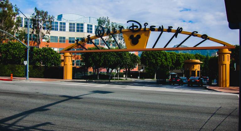 Ismét több száz alkalmazottat bocsát el a Disney