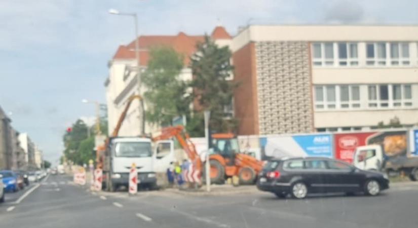 Csőtörés miatt hazaküldték ma a győri Kazinczy Ferenc Gimnázium tanulóit