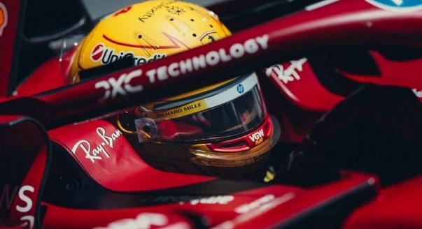 „Valami nem stimmel az autóval, a legrosszabb valaha” – Hamilton