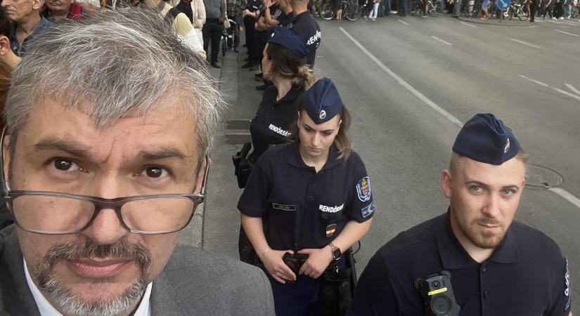 Ismét tüntetnek Hadházy Ákosék, jövő héten pedig Puzsér Róbertékhez csatlakoznak