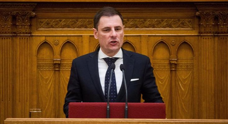 Meglepő ötlettel állt elő Orbán minisztere a Pride-dal kapcsolatban