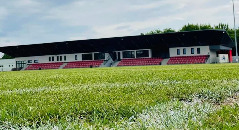 Pénzhiány miatt önként lép egy osztállyal lejjebb a tolnai klub