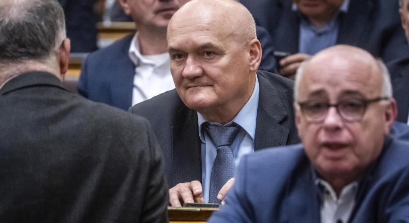 Kiadták Kovács Zoltán és Hende Csaba mandátumát, a Fidesz-KDNP lista 169. helyezettje is parlamenti képviselő lehet