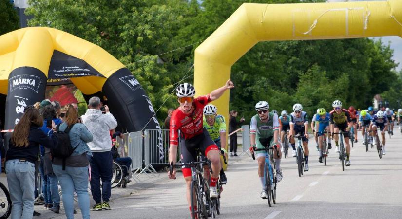 A Tourt megjárt kerekes is indult a szekszárdi viadalon (fotókkal)