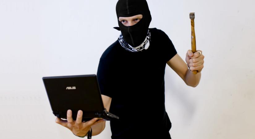 Hackerek betörtek az érettségi adatbázisba, több 100 ezer adatot loptak el az Oktatási Hivataltól