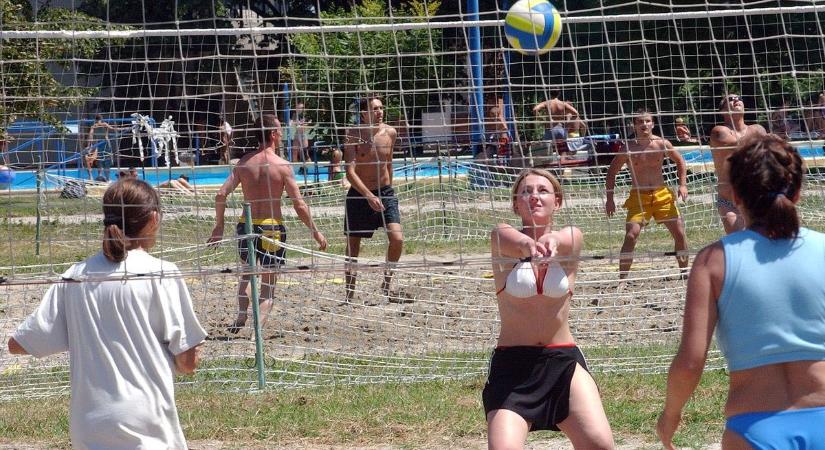 Így változott Baranya strandképe – fotókon a korai legendák