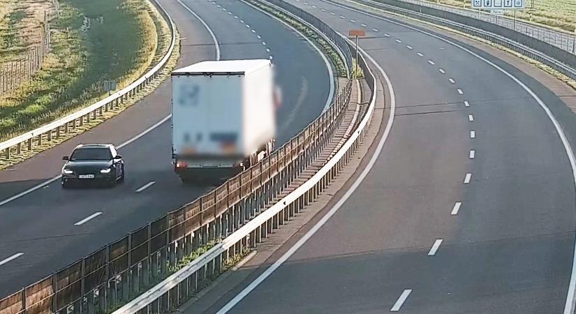 Tíz kilométeren át ment forgalommal szembe egy kamionos az M30-as autópályán