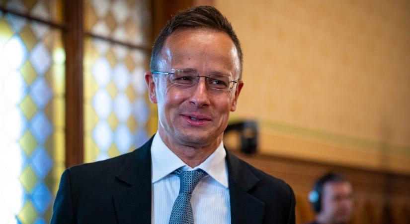 „Az elmúlt 10 esztendő legjobb nyugati politikussal folytatott tárgyalását” bonyolította le Szijjártó Péter