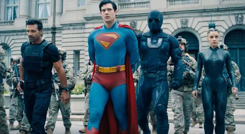Superman: Friss posztereken láthatjuk David Corenswet köpenyes hősét és filmbeli kollégáit