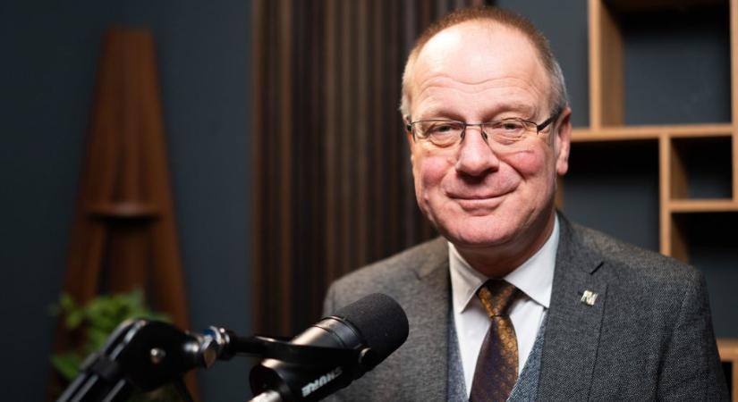 Navracsics: Kerülni kell a személyeskedést, a kampány nagyon nehéz lesz