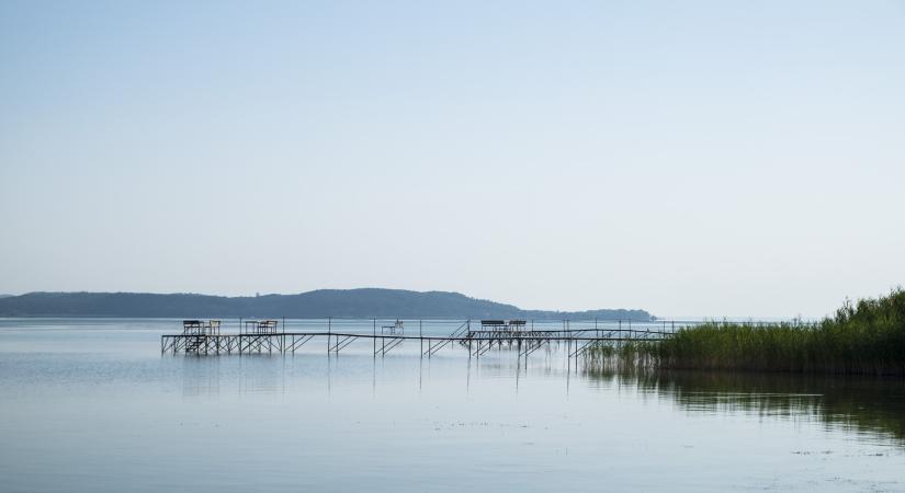 Nagy a baj a Balatonnál: olyan melegedés indult, amilyet még nem láttunk
