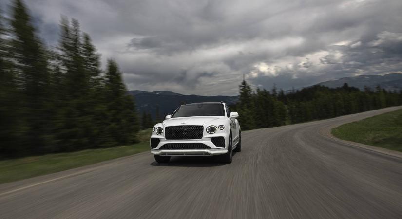 Biturbó V8-cal, drift móddal és megszokott luxussal érkezik a Bentley Bentayga Speed