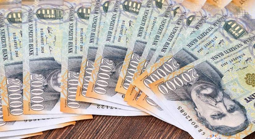 NAV: hétfő éjfél a céges bevallások határideje