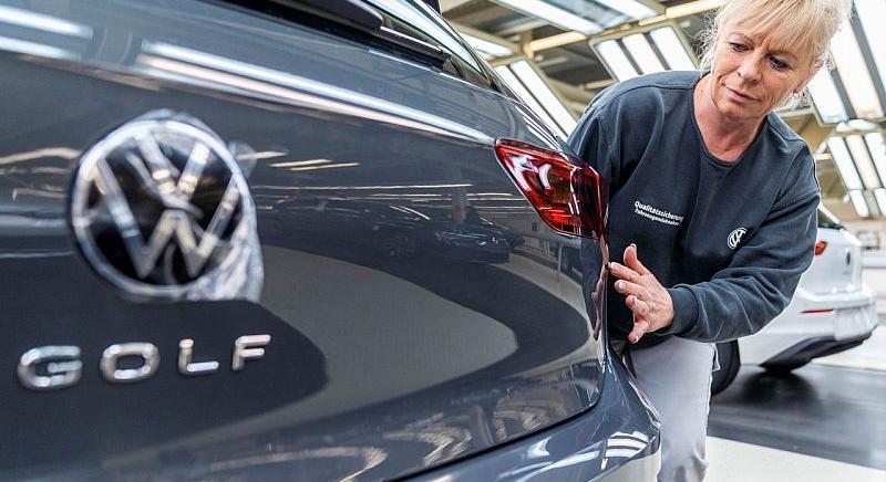 Négynapos munkahétre készül a Volkswagen központi gyára