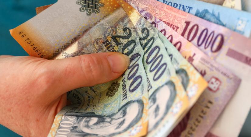 Nem indul jól a forint szerdája: van honnan visszakapaszkodnia, de sikerül?