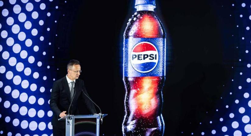Apró Szijjártó – hatalmas Pepsi – Nagy az öröm: ‘hazatér’ az elbitangolt kóla