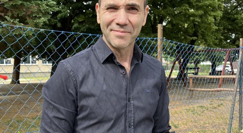Aranyásó a burokban- A hétköznapokon ír, ábrándozik, töpreng, időt hagy az agyműködésnek