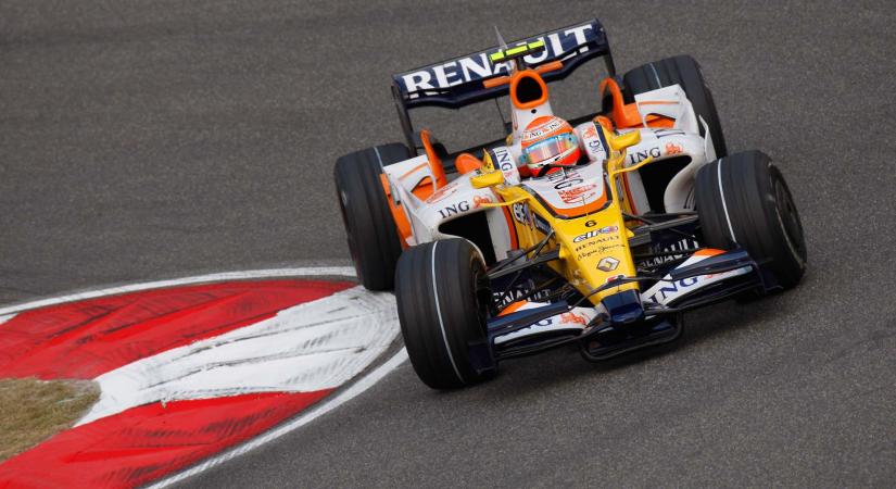Briatore tagadja, hogy ő küldte a falnak Piquet-t 2008-ban