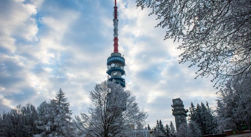 Tévétorony és szálloda is volt a most eladó régi antennatorony a Kékesen