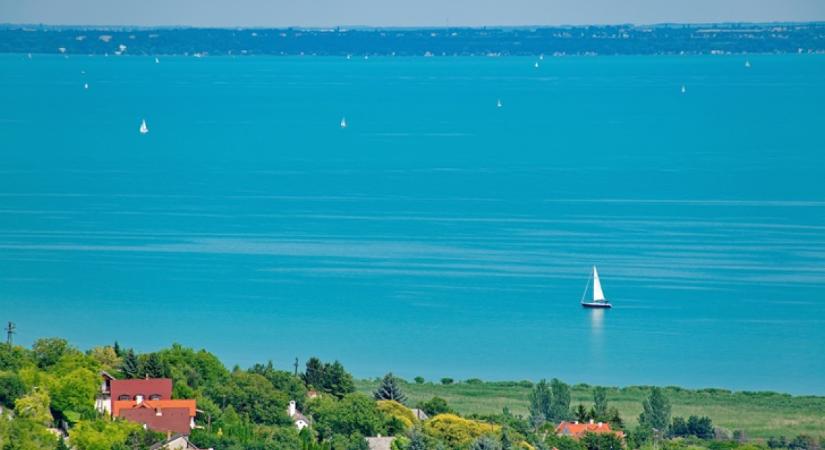 A szemünk láttára forr fel a Balaton - lassan rá sem ismerünk majd az ország legnagyobb állóvizére